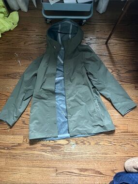 women’s raincoat